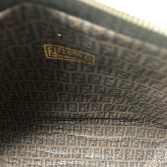 Authentic Fendi makeup case/ clutch - Picture 5 of 6